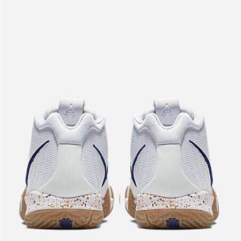 Nike Men’s Kyrie 4 Uncle Drew Shoes - Picture 2 of 10